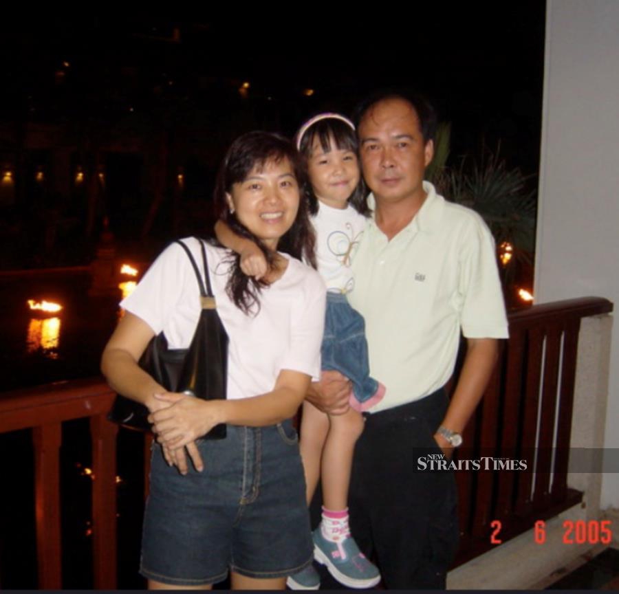  The young Lim with her beloved parents.