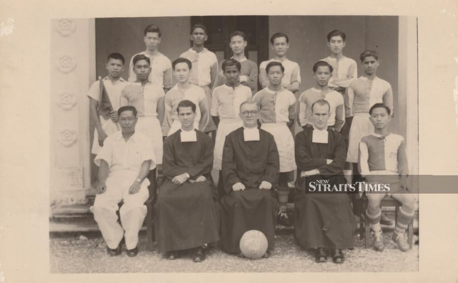  Champion soccer team of 1949.