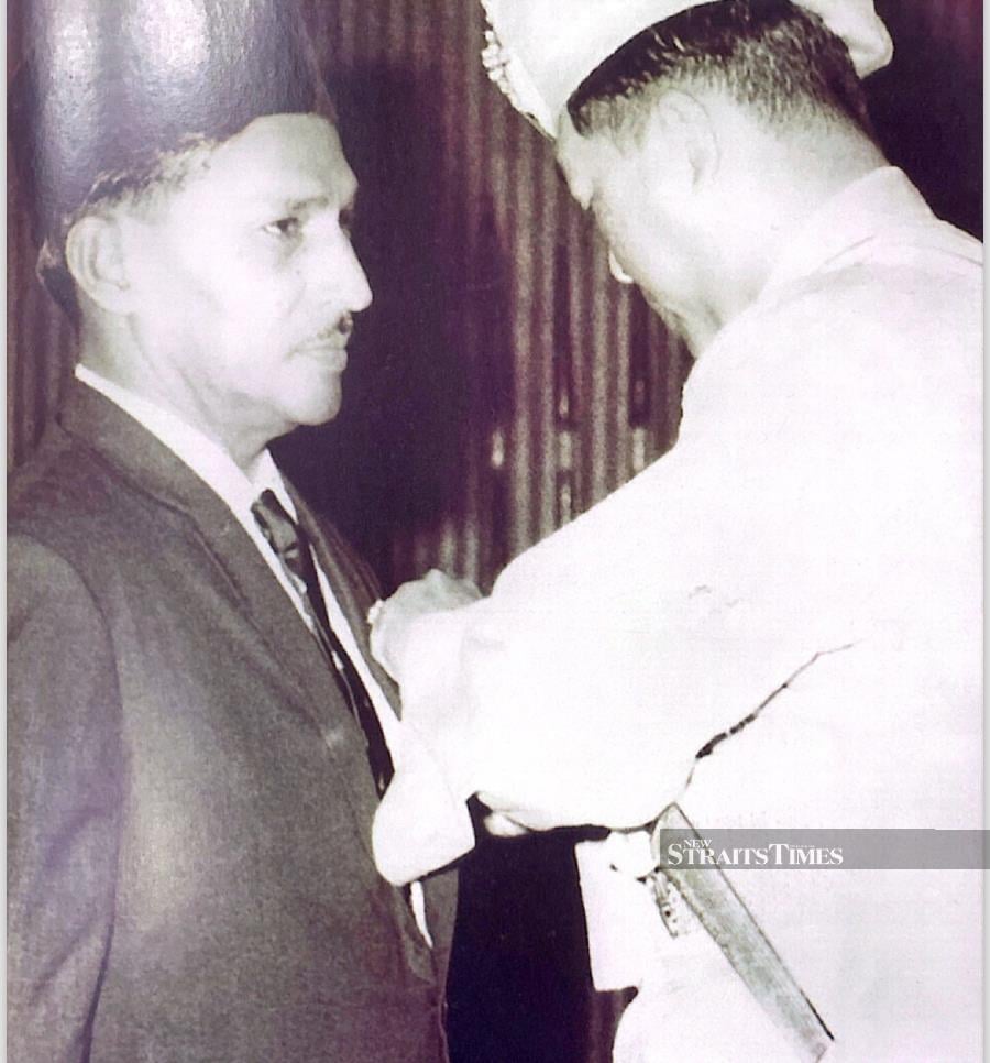  For his services to Selangor, Sher Mohamed is conferred the Pingat Pekerti Terpilih (PPT) in 1970.