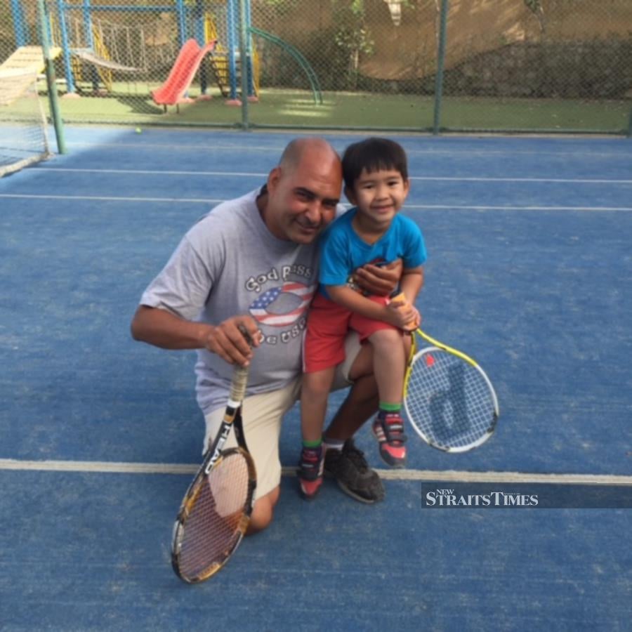  Aizaad began his tennis journey at the age of 5 under his first coach, Aladin.