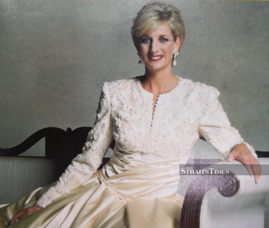  Princess Diana's glamorous dressing style had an impact on baju kurung styles in the 1980s.