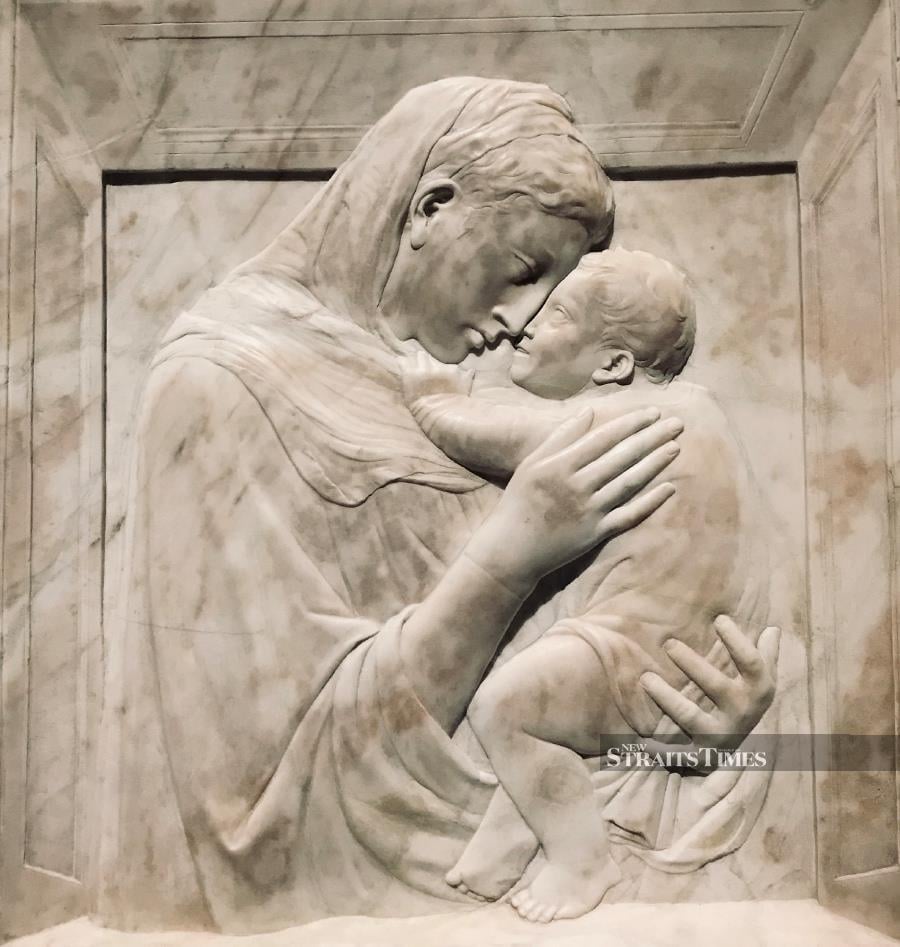  Donatello made revolutionary use of low-relief marble in the Pazzi Madonna.