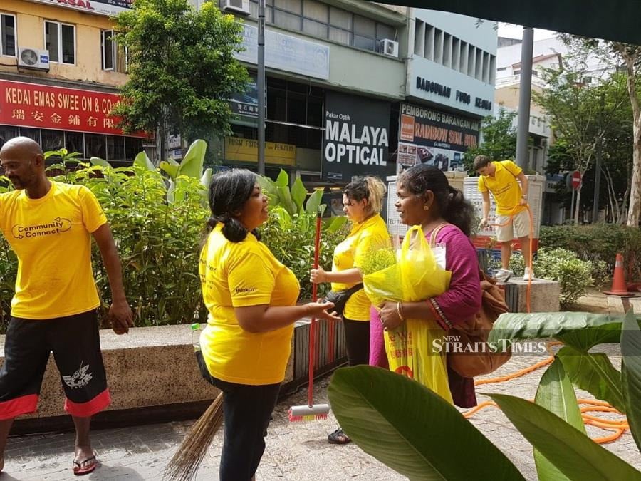  Community Connect, a Think City project supported by Citi Foundation and implemented by Yellow House KL, fostered cooperation between homeless individuals and local businesses.