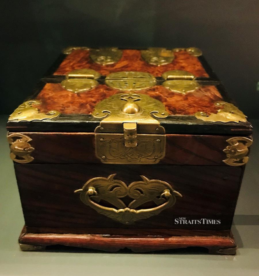  Vanity cases have been a part of Korean society for centuries.
