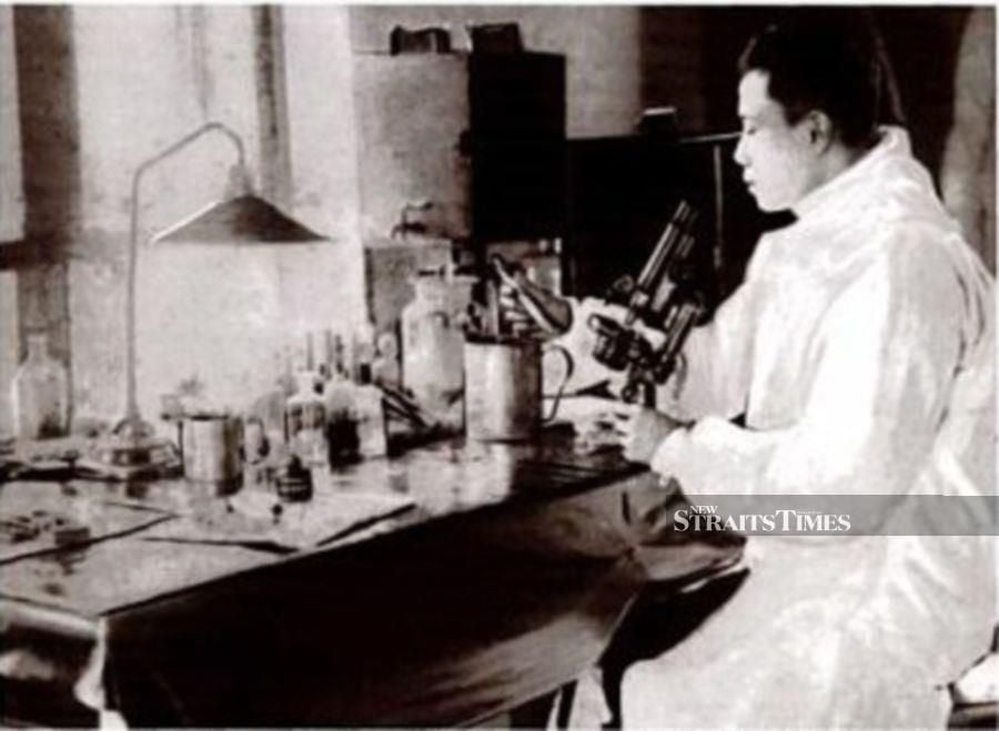  Dr Wu in his first plague laboratory in Harbin, China. 