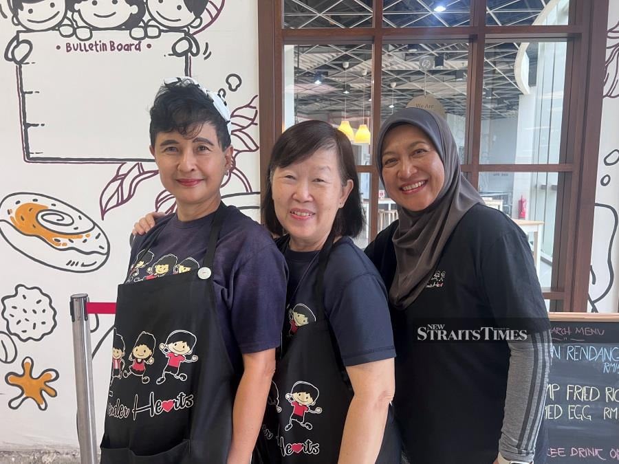  Mums in charge. (From left) Pamela, Lee and Siti Mariam.