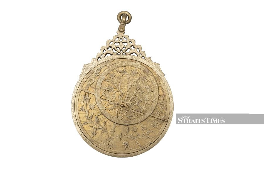  An astrolabe from India, dated 1657.