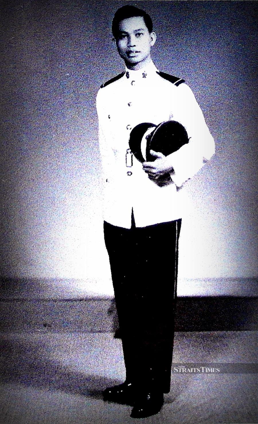  Officer Cadet Lee, Dec 13, 1958.