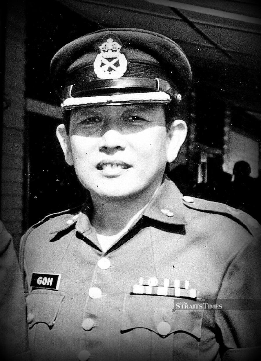 Commander Royal Engineer Regiment of 4 Infantry Division, Ingenieur Lieutenant Colonel Raymond Goh.