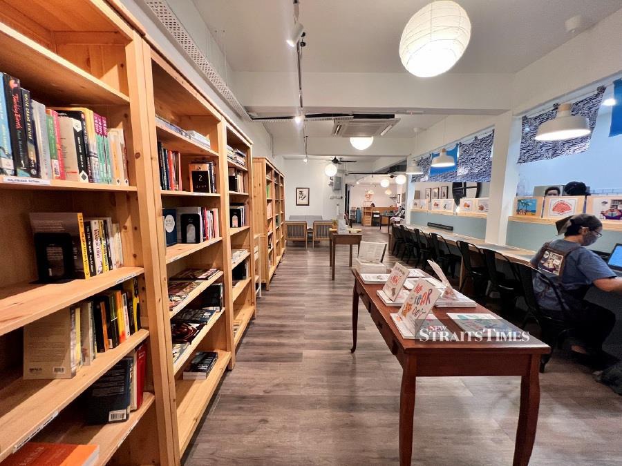 Sunda Shelves: A bookstore in Damansara Kim teeming with nature and ...