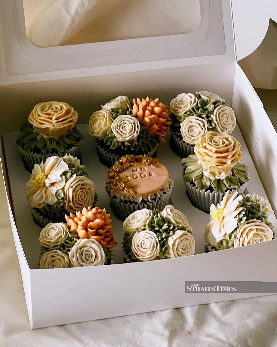  Flower-inspired cupcakes.