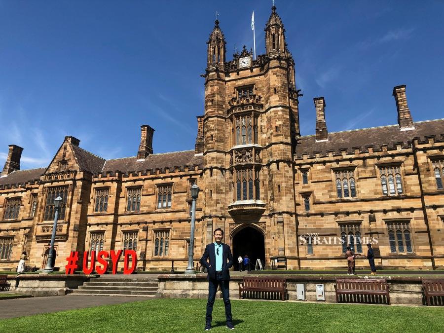  The writer presented a seminar at the University of Sydney, Australia.