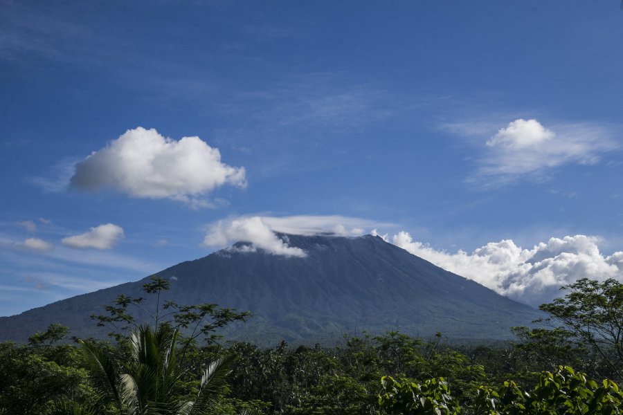 Bali volcano  evacuees allowed to return home as alert 