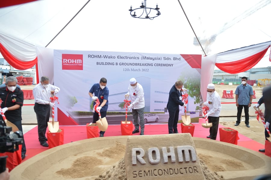 ROHM-Wako Electronics, a major Japanese electronics maker, is expanding its electronic components facility in Kelantan with a total investment of RM910 million.