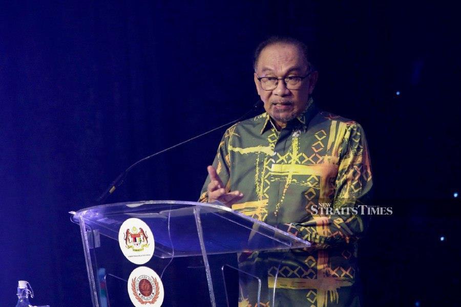 Prime Minister Datuk Seri Anwar Ibrahim delivers his keynote address during the 2023 National Sports Awards ceremony held at the National Sports Council in Bukit Jalil.- NSTP/AIZUDDIN SAAD