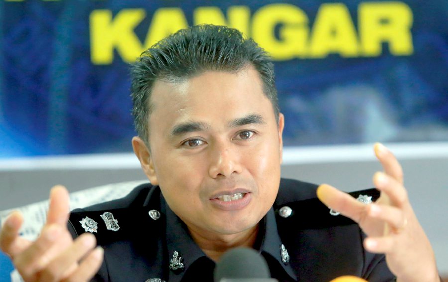 Investigations into allegations that Shahidan had insulted Raja Perlis, Tuanku Syed Sirajuddin Putra Jamalullail, have been completed, said Kangar district police chief, Supt Wari Kiew. (NSTP file pic)