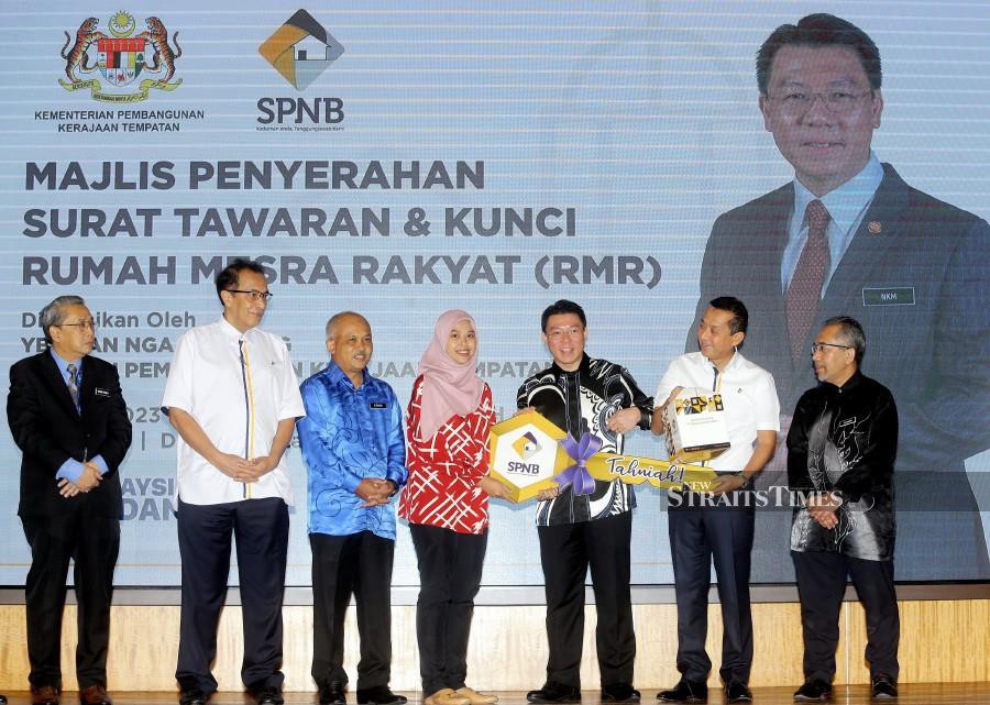 40 get Program Rumah Mesra Rakyat offer letters, keys | New Straits ...