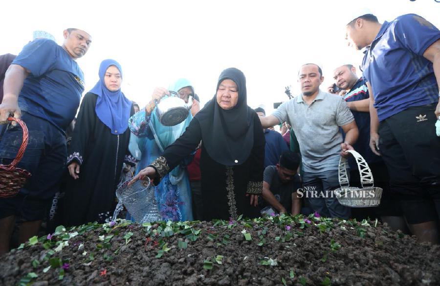 Islamic Scholar Abu Hassan Din Laid To Rest New Straits Times Malaysia General Business Sports And Lifestyle News