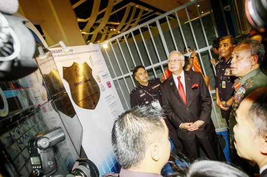 Najib Launches Pdrm S Smart Lock Up