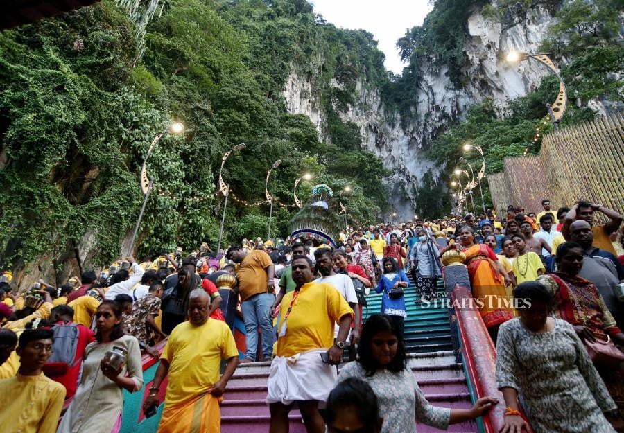 Hindu devotees at the Sri Subramaniar Swamy Temple in Batu Caves. -NSTP/EIZAIRI SHAMSUDIN