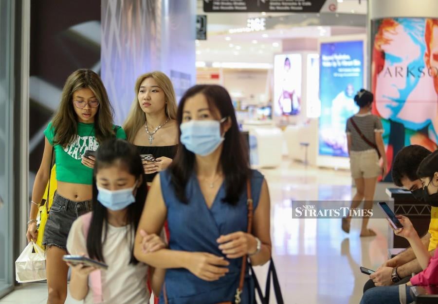 A general view of shoppers at a mall in Kuala Lumpur  on September 10, 2022.  - NSTP file pic