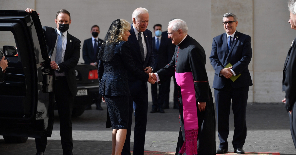 Biden meets Pope Francis ahead of G20 summit