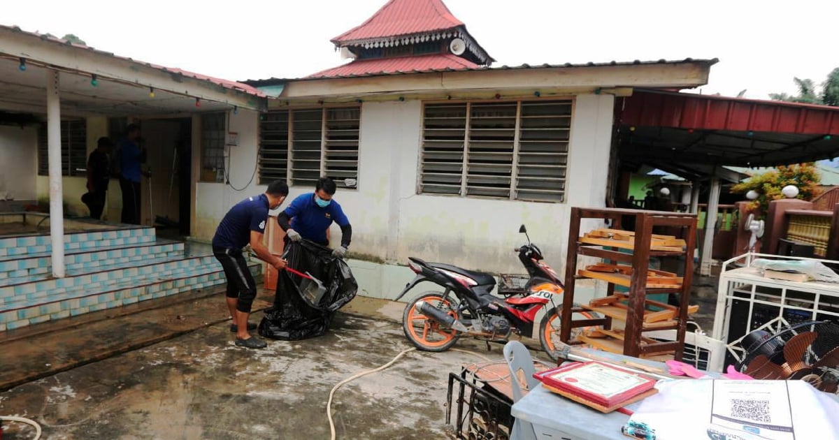 Istana Negara disaster relief team helps flood victims in Selangor ...