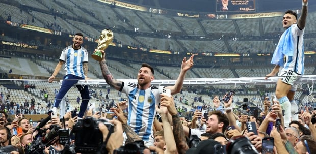 Fans spot Lionel Messi wore different shirt immediately after lifting World  Cup following Argentina's win over France