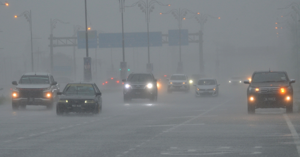 Heavy rain, lightning storm warning in several states | New Straits Times