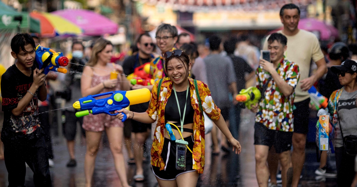 Annual Songkran mass exodus begins | New Straits Times