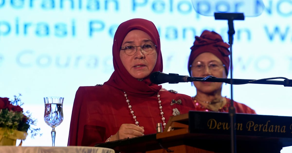 Tunku Azizah Calls On Women To Continue Fighting For Greater 