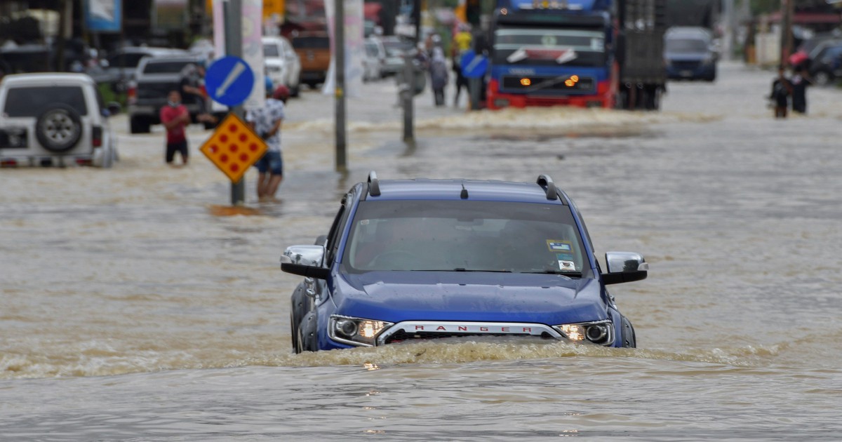 Kelantan On High Alert After Two Major Rivers Hit Danger Level | New ...