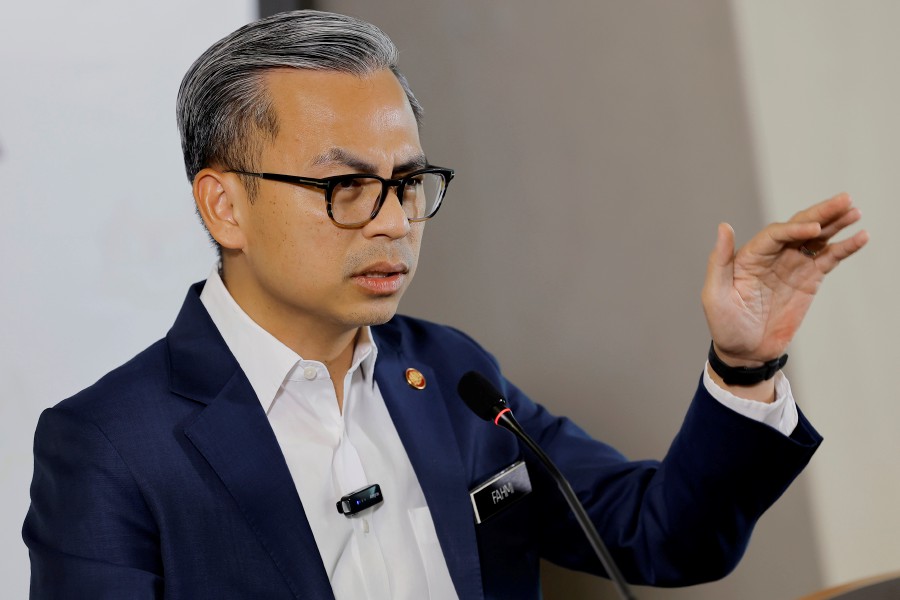 PUTRAJAYA: Communications Minister Fahmi Fadzil said that MCA’s act of itting out from the Kuala Kubu Baharu by-election would not disrupt the unity government’s campaigning for the polls. — BERNAMA