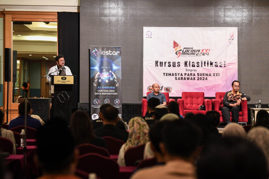 MPC president Datuk Seri Megat D Shahriman Zaharudin giving a speech at the classifier course function today. -- BERNAMA PIC 