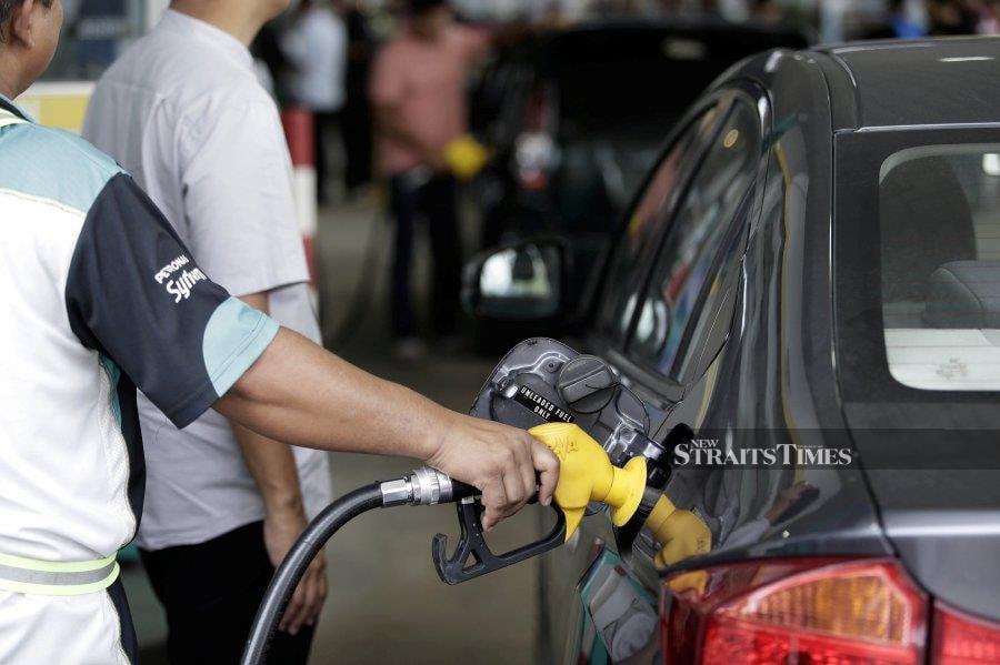 Earlier this week, Economy Minister Rafizi Ramli reaffirmed the government's intention to push ahead with its plans to reduce petrol subsidies this year to address its fiscal deficit. - NSTP/File Pic 