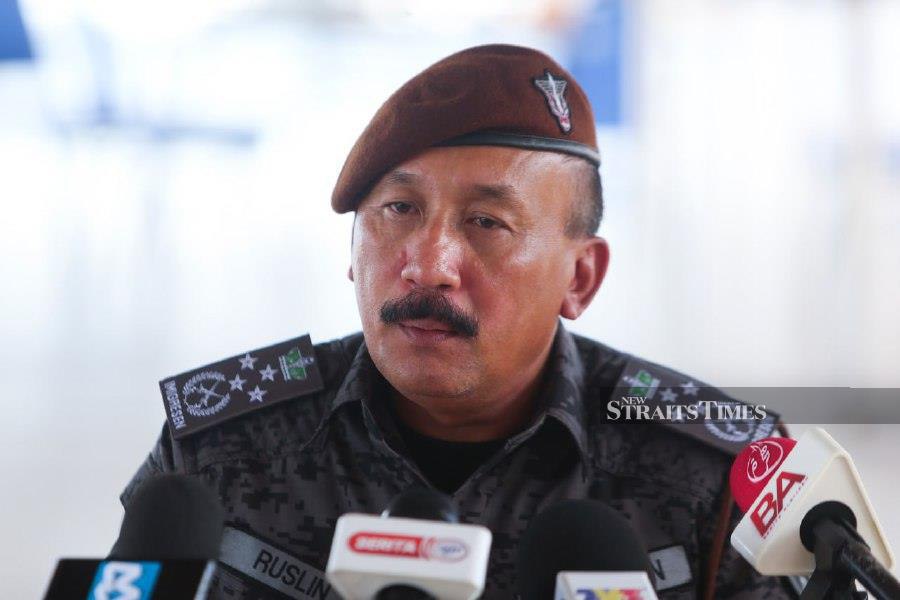 Immigration Department director-general Datuk Ruslin Jusoh. -NSTP FILE/NIK ABDULLAH NIK OMAR