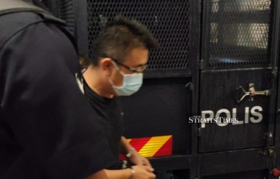 A father who intimidated teachers over his son's smoking incident has been charged with two counts of criminal intimidation and voluntarily causing hurt. -NSTP/ERSIE ANJUMIN