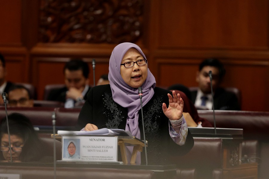 Deputy Minister Fuziah Salleh said the Domestic Trade and Cost of Living Ministry is planning to upgrade its cooking oil stabilisation scheme (eCOSS) system, its implementation would however be subject to the government's budget approval. -BERNAMA PIC 
