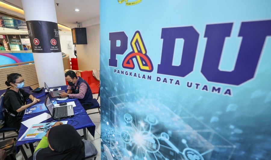 (FILE PHOTO) Kedah Consumer Association (Cake) has lauded the national Central Database System (Padu) initiative which aims to ensure targeted distribution of government subsidies to eligible citizens. -BERNAMA PIC
