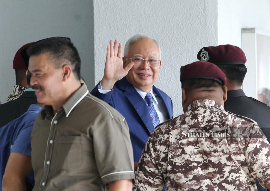 A prosecution witness claimed that Datuk Seri Najib Razak turned his family vacation on a yacht with fugitive businessman Low Taek Jho into a government-to-government (G2G) meeting with a Saudi prince. -NSTP/EIZAIRI SHAMSUDIN