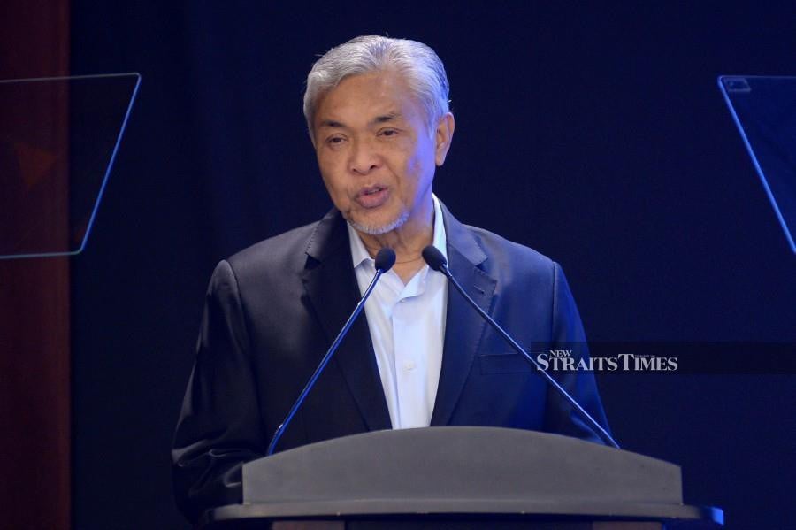 Barisan Nasional (BN) chairman Datuk Seri Ahmad Zahid Hamidi advises the opposition to redirect their efforts away from attempting to overthrow the government. -NSTP/AIZUDDIN SAAD