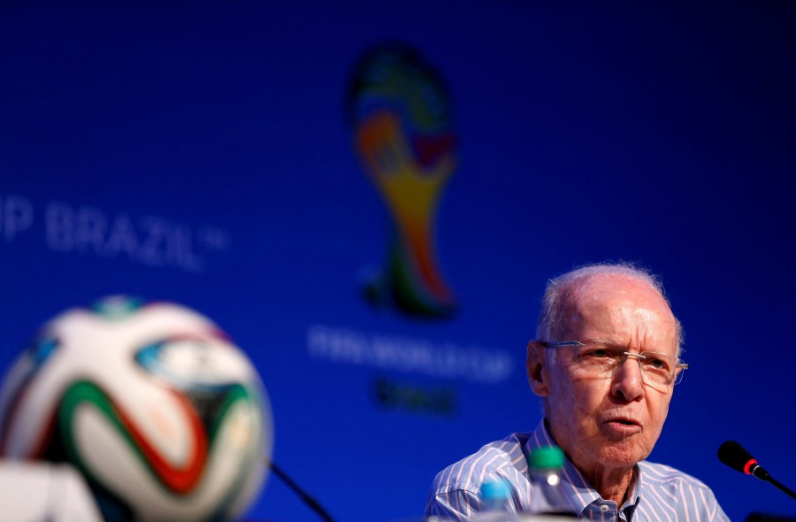 (FILE PHOTO) Former soccer player and coach Mario Zagallo of Brazil had died at the age of 92. Zagallo was the only surviving member of the Brazil team that lifted the 1958 World Cup trophy. -REUTERS/Sergio Moraes