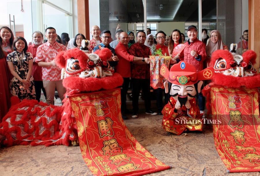 Media Prima Bhd (MPB) celebrated Chinese New Year with a lion dance performance at Balai Berita, Bangsar -NSTP/OSMAN ADNAN 