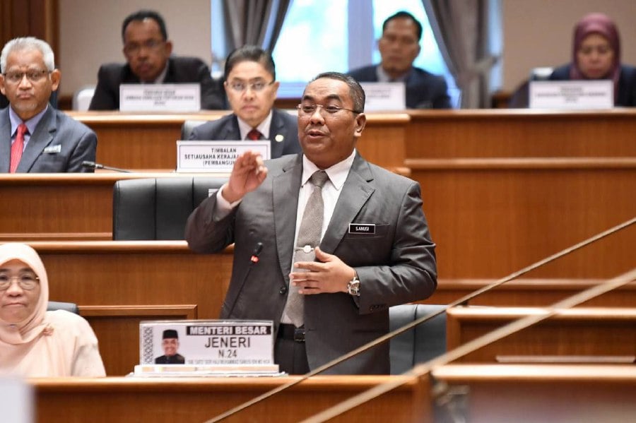 During the State Legislative Assembly (DUN) session at Wisma Darul Aman, Kedah Menteri Besar Datuk Seri Muhammad Sanusi Md Nor stated that the state government was facing land availability constraints for housing constructions in major towns. -PIC COURTESY OF KEDAH STATE SECRETARY