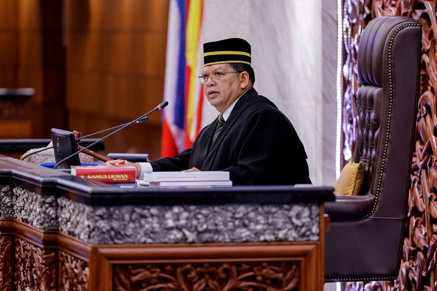 Dewan Rakyat Speaker Tan Sri Johari Abdul (pic) said the proposal put forth by him was not yet finalised as it was not necessary for all MPs to be present for parliamentary sittings daily, following other duties they have. -BERNAMA PIC