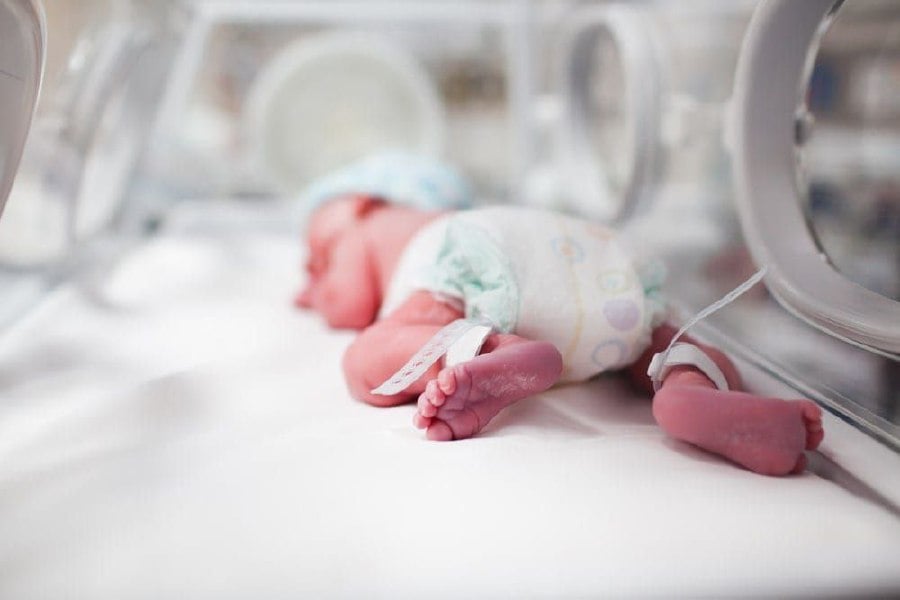 The number of live births in Malaysia has decreased by 2.8 per cent in the third quarter (Q3) of this year to 110,354 from 113,506 births in the corresponding period last year. -FILE PIC