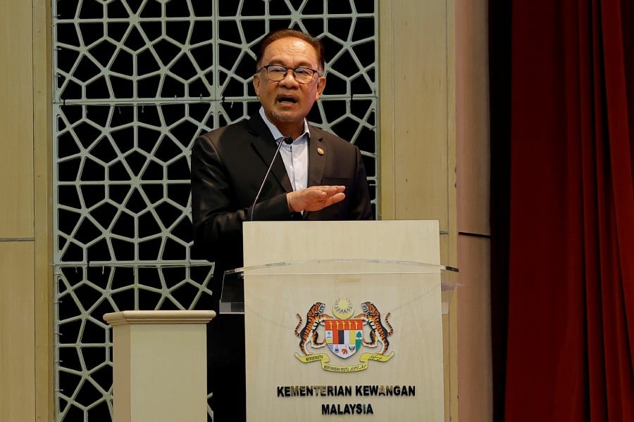 Prime Minister Datuk Seri Anwar Ibrahim at the Finance Ministry's monthly assembly. -BERNAMA PIC