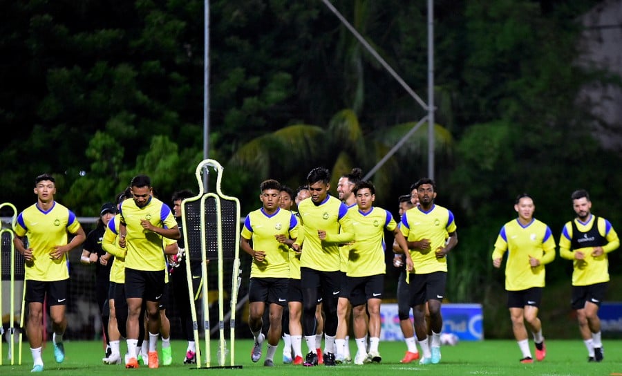 Harimau Malaya. Players from star-studded Johor Darul Ta’zim (JDT) may not play when Harimau Malaya take on Nepal as they will only report hours before the friendly. -BERNAMA PIC