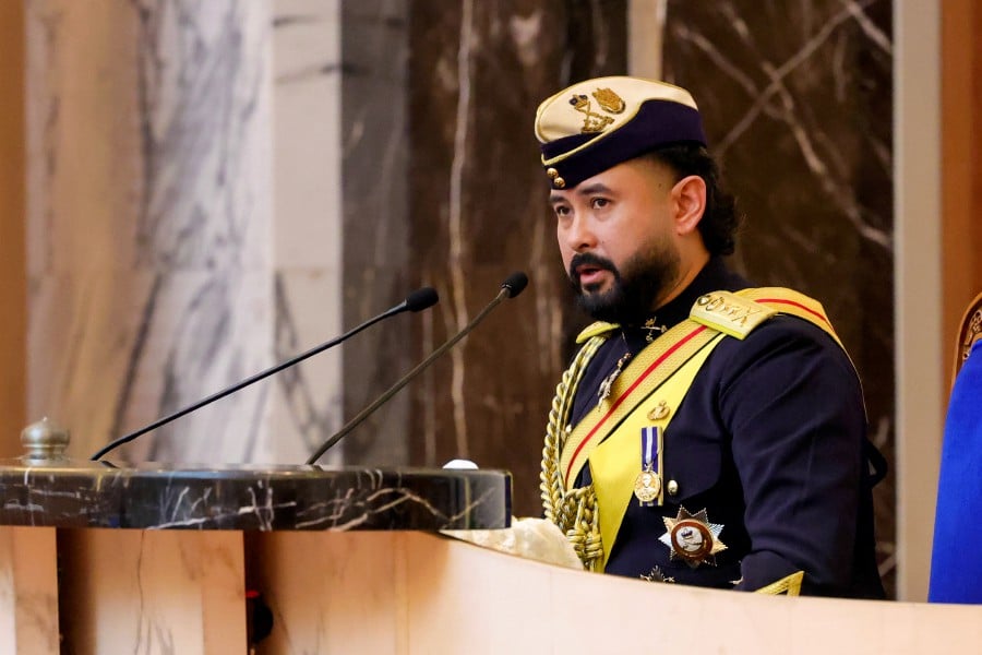 His Royal Highness Tunku Ismail Sultan Ibrahim, the Regent of Johor has urged the police to probe the alleged assault of an e-hailing driver by security personnel. - BERNAMA pic