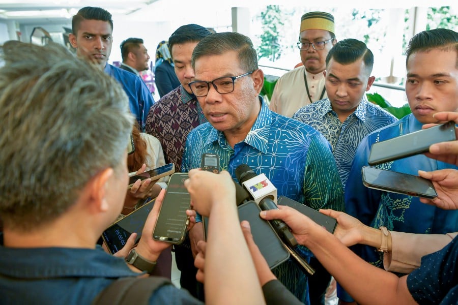 KAJANG, 9 Mei -- Menteri Dalam Negeri Datuk Seri Saifuddin Nasution Ismail ketika ditemui pemberita pada Majlis Anugerah Perkhidmatan Cemerlang 2023 Agensi Anti Dadah Kebangsaan (AADK), Kementerian Dalam Negeri di Ibu Pejabat AADK, hari ini.